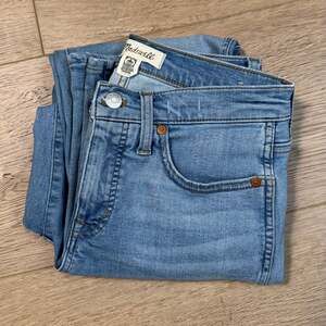Madewell Women's Mid-Rise Stovepipe Jeans in Light Wash Size 26